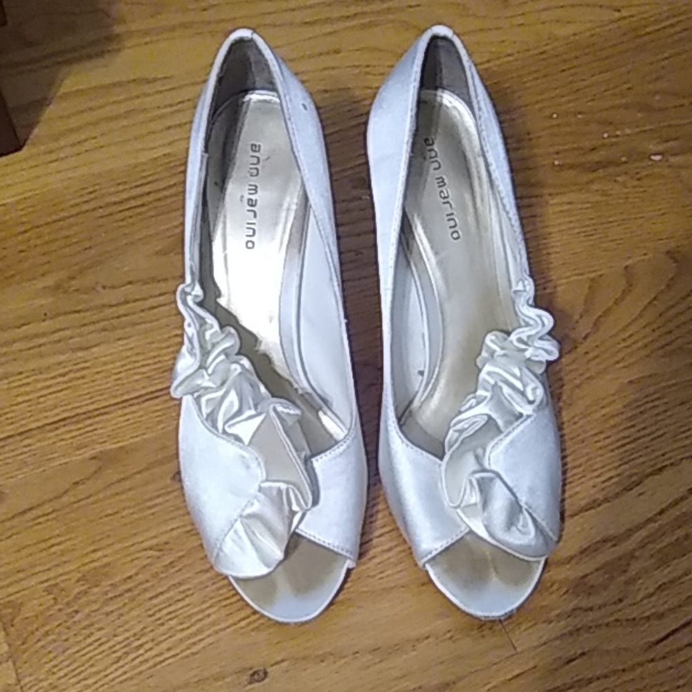 High heel shoes